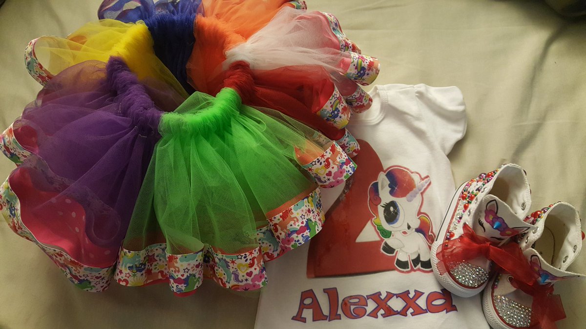 daniellemoore84's tweet photo. Rainbow Unicorn for my lil cousin/god daughter Lexxi!  #motherof2creations #blingedoutkicks #kidskicks #placeyourordertoday #birthdaygirl #birthdayoutfit #getyourstoday https://t.co/xLPB1bDZQP