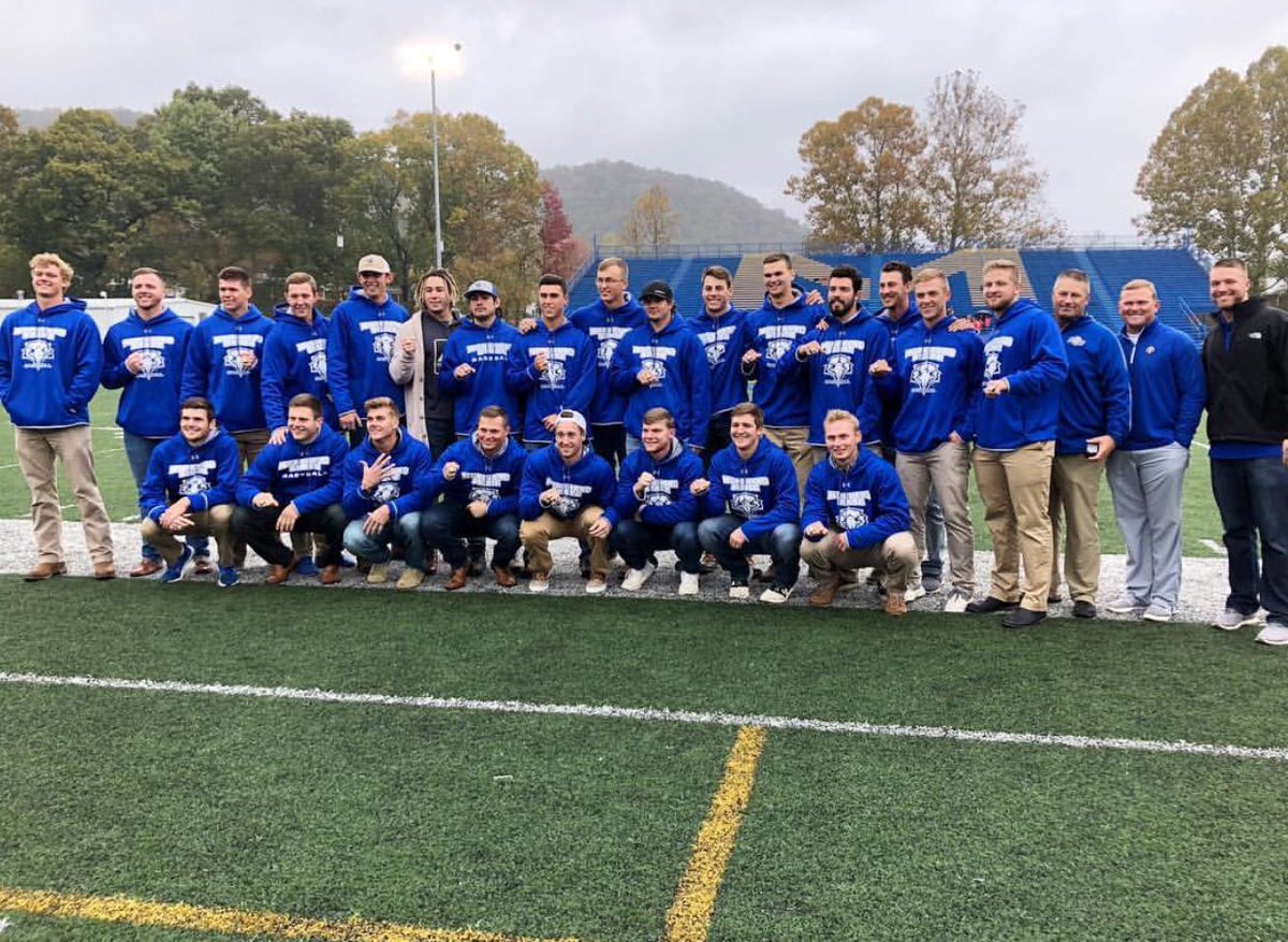 MSUEaglesBsball's tweet photo. We sure do like our rings!!! 💍💍💍 2018 @OVCSports Champions!!! @MSUEagles #OVCChamps #BlueCollar https://t.co/VFq29Qw0ro