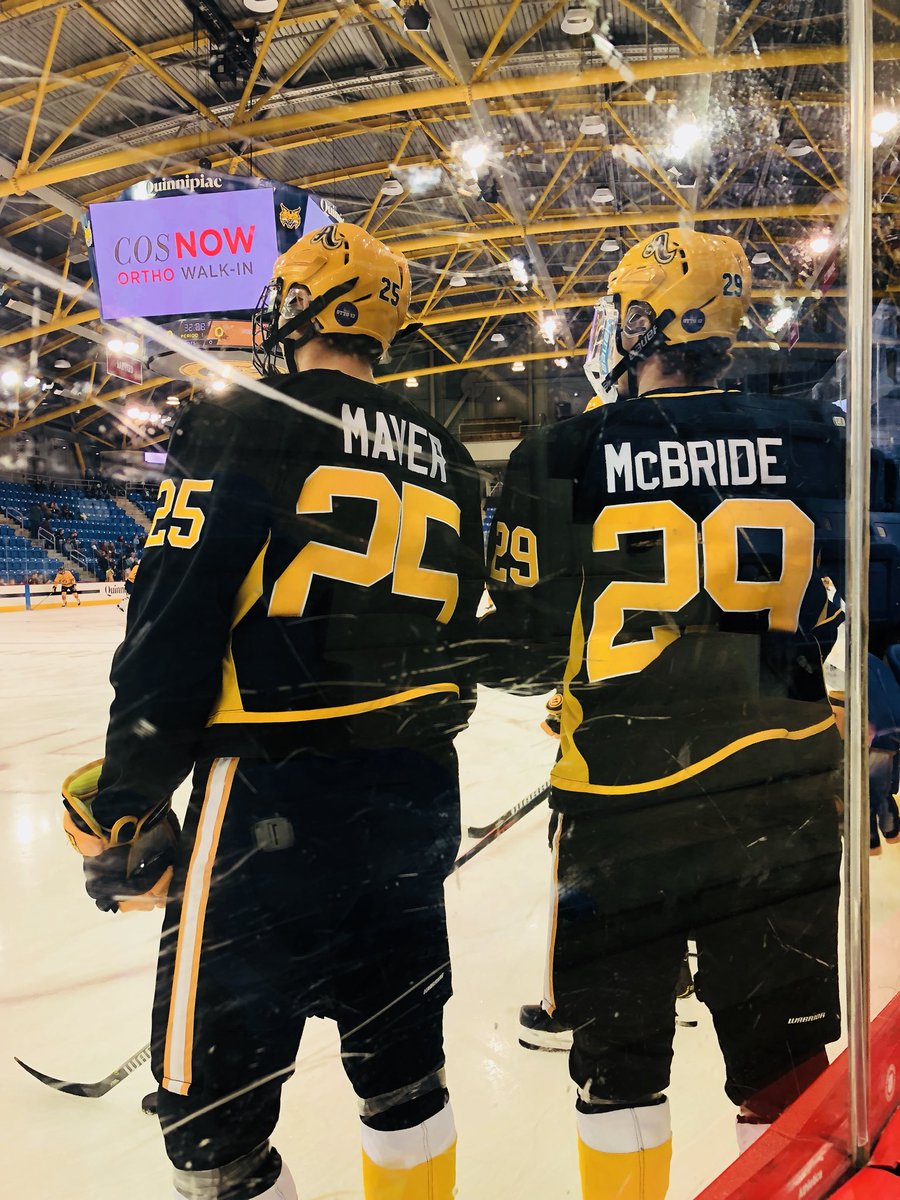 AIC_Hockey's tweet photo. New threads 👀👀

#AICommitted https://t.co/R9FDsa2foA