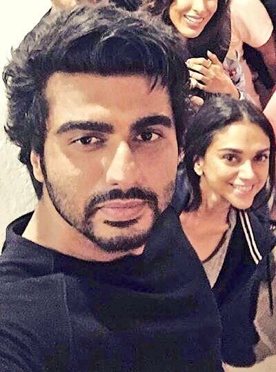 parineetiarjun's tweet photo. Happy birthday @aditiraohydari ❤️ @arjunk26 @ParineetiChopra https://t.co/AcDUX3NRhB