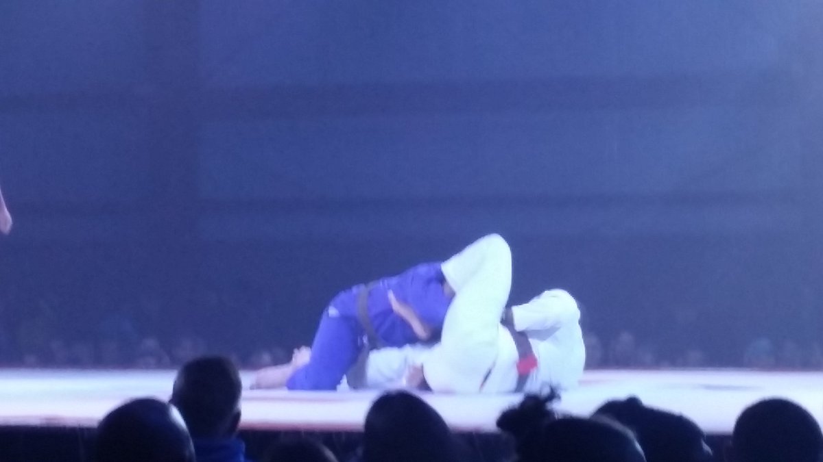 Carbazel's tweet photo. #F2W91 gi matches are 🔥🔥🔥 @FloGrappling https://t.co/V6QLboX41J