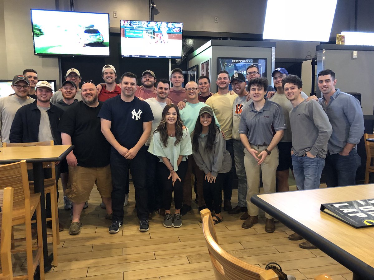 JordynWilson2's tweet photo. Happy founders day to my best friends. So lucky to represent the best for 4 years. Life without my boys wouldn’t be the same! Five apples forever honeys @EKU_sae https://t.co/g4PB2QEa6X