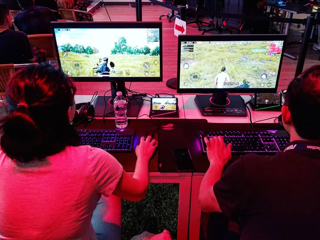 ASUSUSA's tweet photo. Battle Royale action at #ROGGameFest.
#BO4xROG #Blackout #ROGPhone https://t.co/ItOARPyz9w