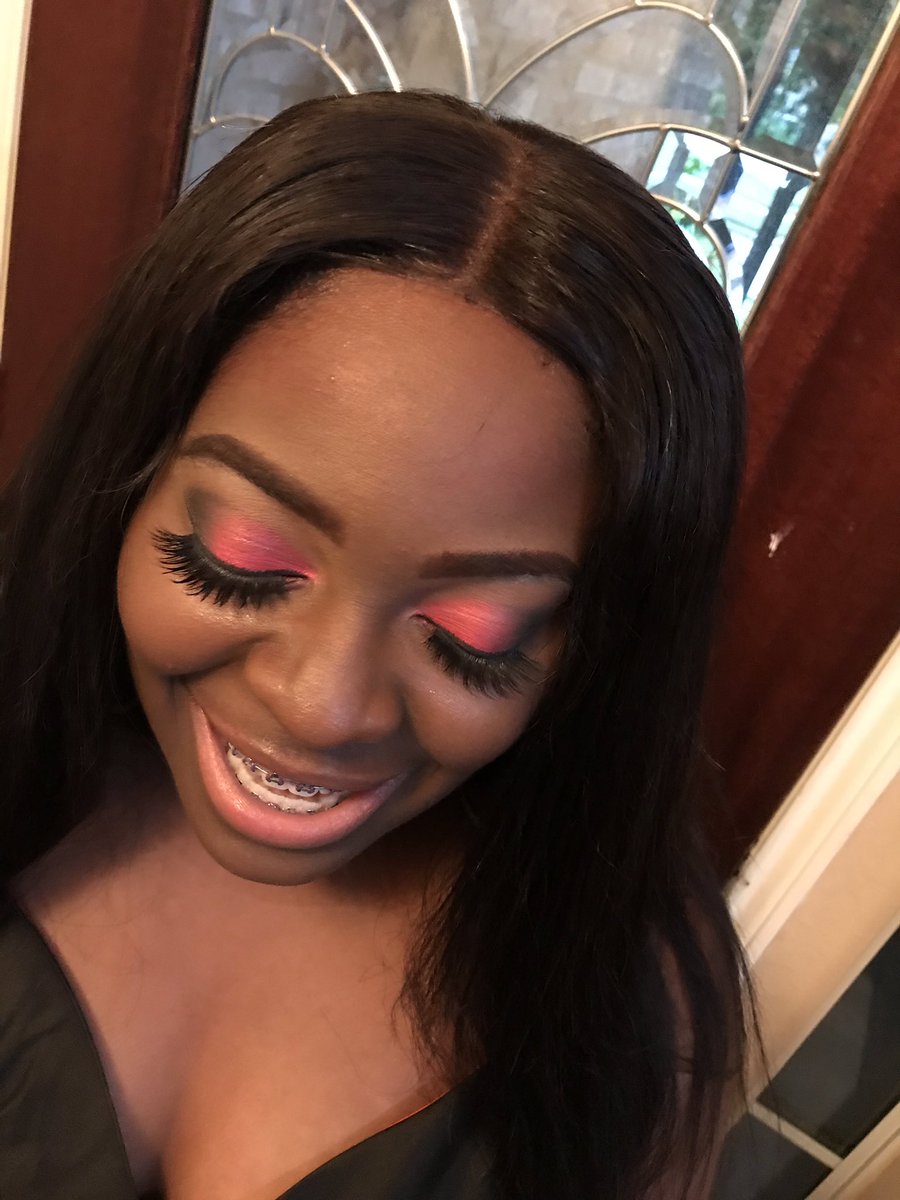 Leigha_Curry7's tweet image. My baby is off to #hoco2k18! She has grown up to be a beautiful young lady. Where does the time go?! #imnotready #fixitJESUS