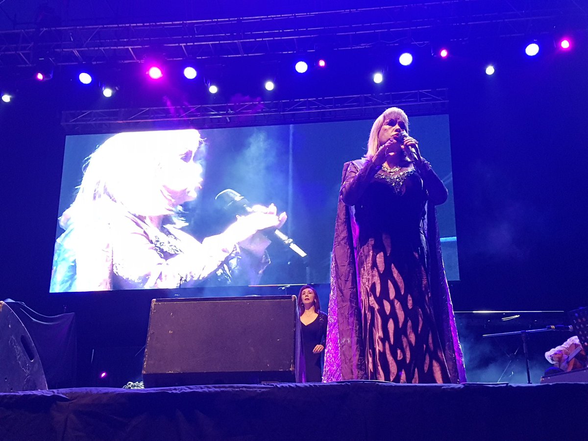 munirancagua's tweet photo. La gran Palmenia Pizarro ya está sobre el escenario del #ShowFinal de las #FiestasRancagüinas 2018. #Rancagua @alcaldesoto https://t.co/tvUQdFoaRy