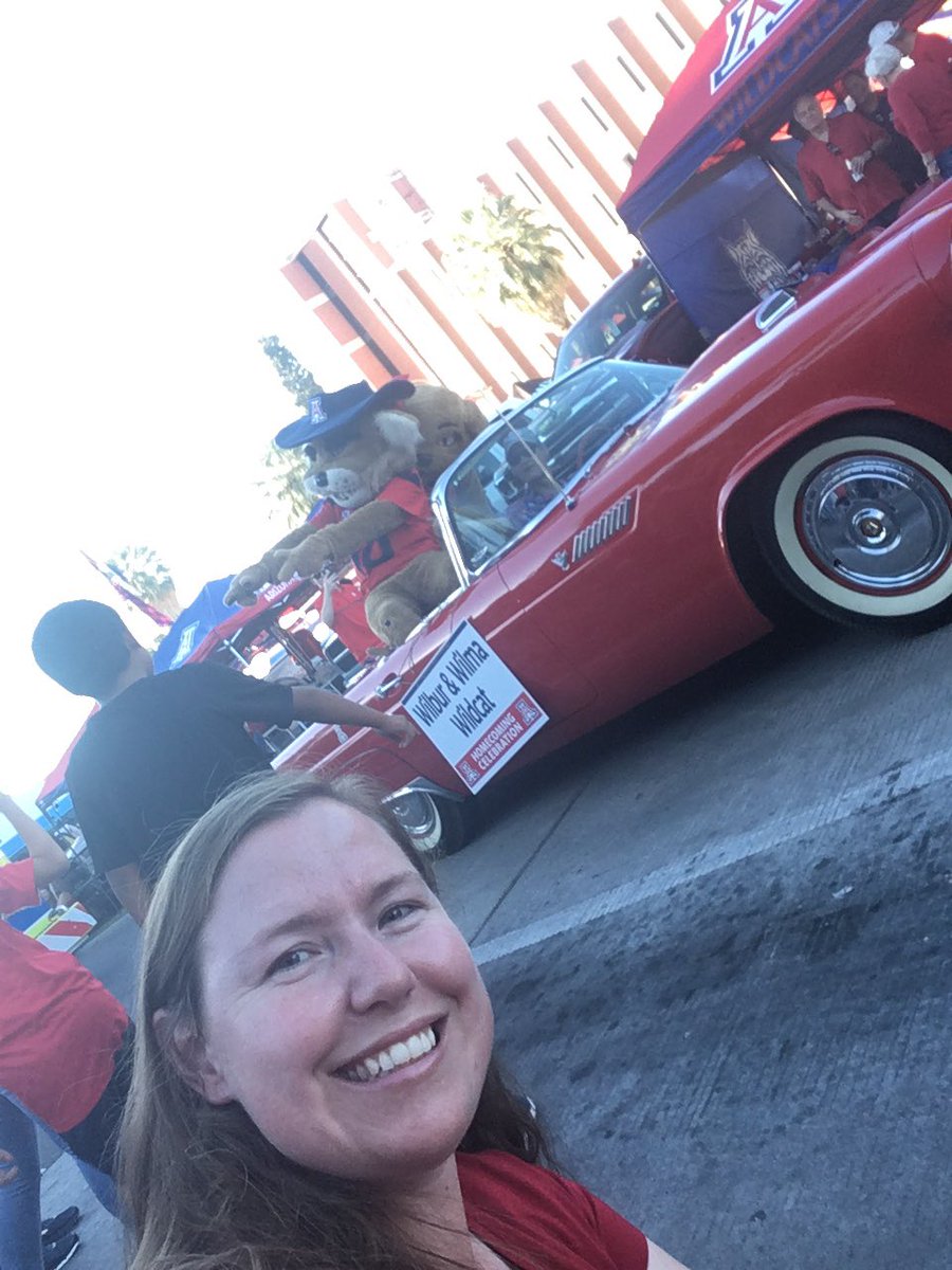 _CoachDubs's tweet photo. #ua2018tailgate https://t.co/ZbYABnrlw7