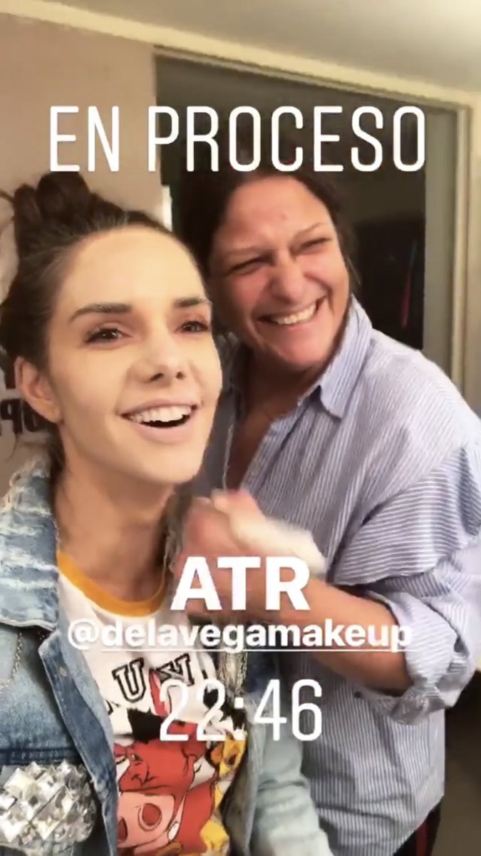 FlozminBrasil's tweet photo. Brasileiras entenderão: vai ter Julieta usando Renner sim! (E fui eu que dei) kkkk😍 https://t.co/ynF0fzkaaW