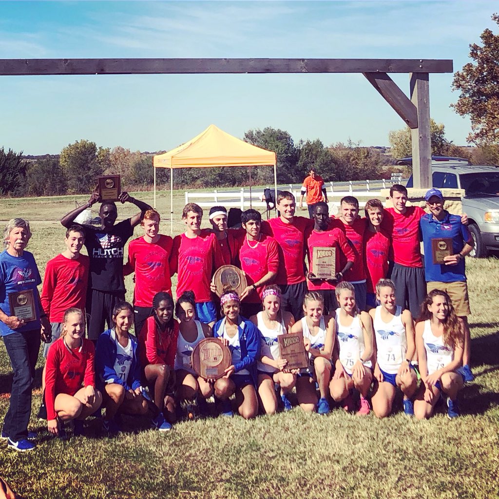 Men and women sweep <a href="/KJCCCmedia/">KJCCC athletics</a> West titles! The women finish 3rd in the region and the men won Region 6!!! Andrew Kibet also won the individual title in the men’s race! #bluedragons #runhutch