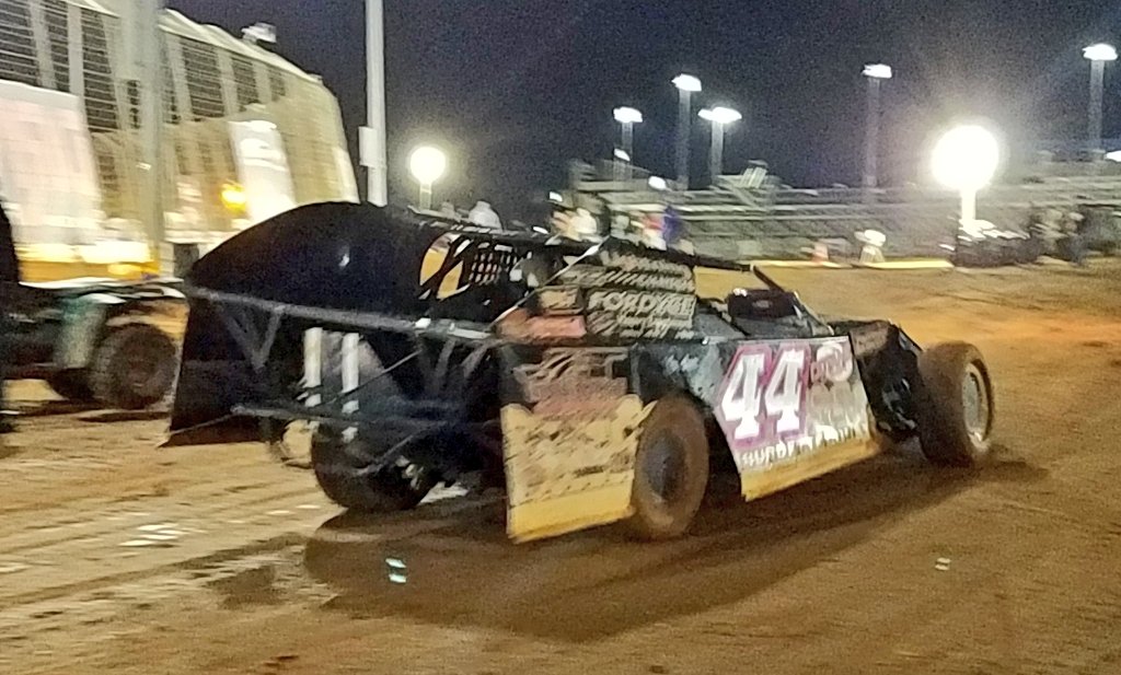 #WSTC <a href="/KC_FortyFour/">KC Burdette</a> wins Heat 1 for the <a href="/SummitRacing/">summitracing</a> @DIRTcar_Racing Modifieds over 16yo Slade Parsons &amp; <a href="/FlyinRyanAyers6/">Ryan Ayers</a> who all transfer