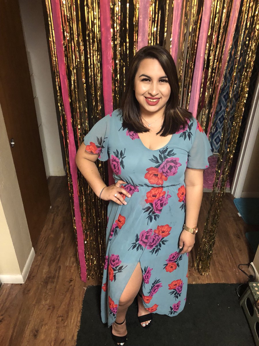 CodeBlueDance's tweet photo. We would like to wish a very happy 21st birthday to 2nd year member @Veenaleenie 🌷💗🎂 https://t.co/8VrXMFMmrb