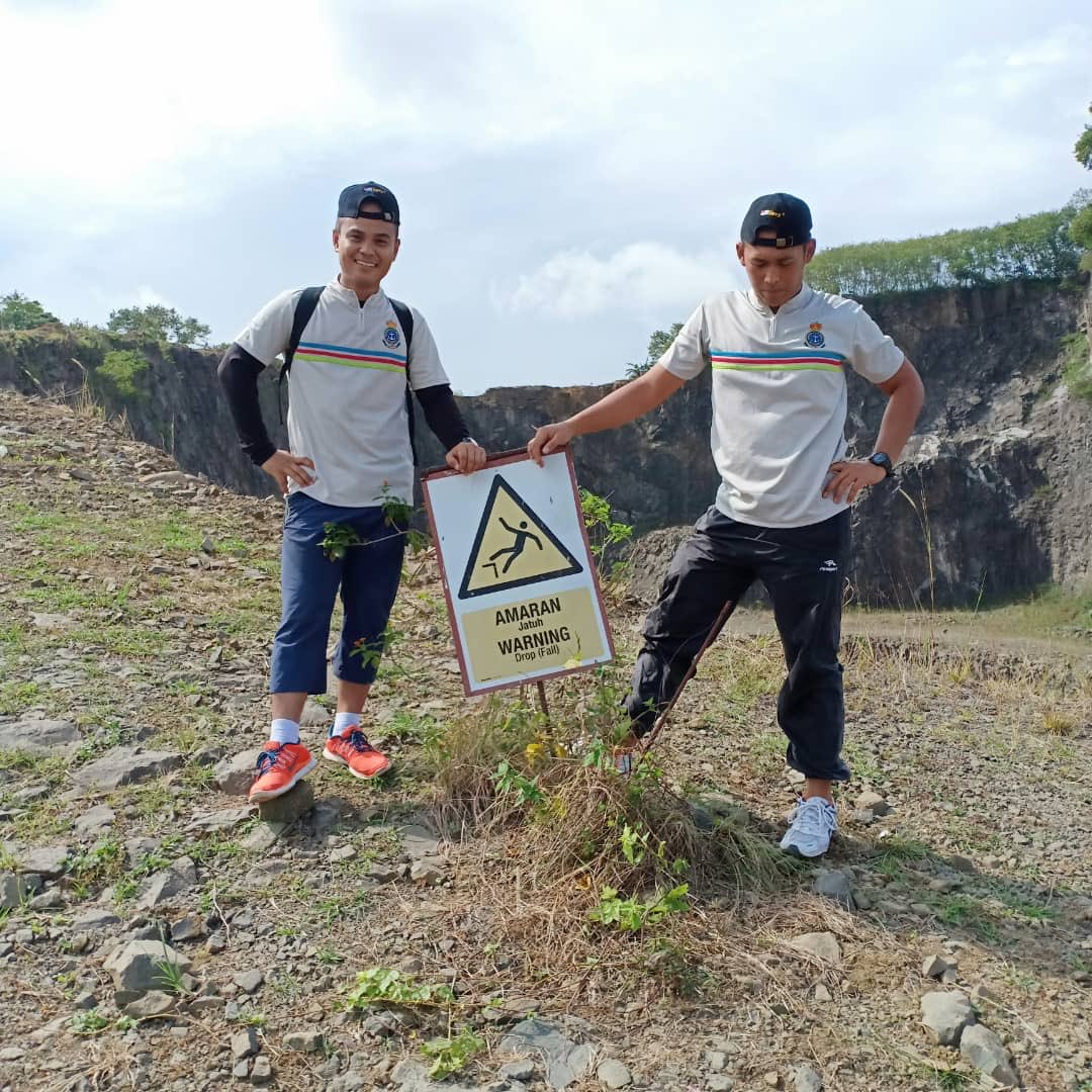 timpstltawau's tweet photo. haiking bukit pacang tawau sabah...anggota pstl bersama PEGAWAI MEMERINTAH KD SRI TAWAU..
@mykamarul @PsstldmOfficial @KdSriTawau @gkanedi https://t.co/mj26hyID7n