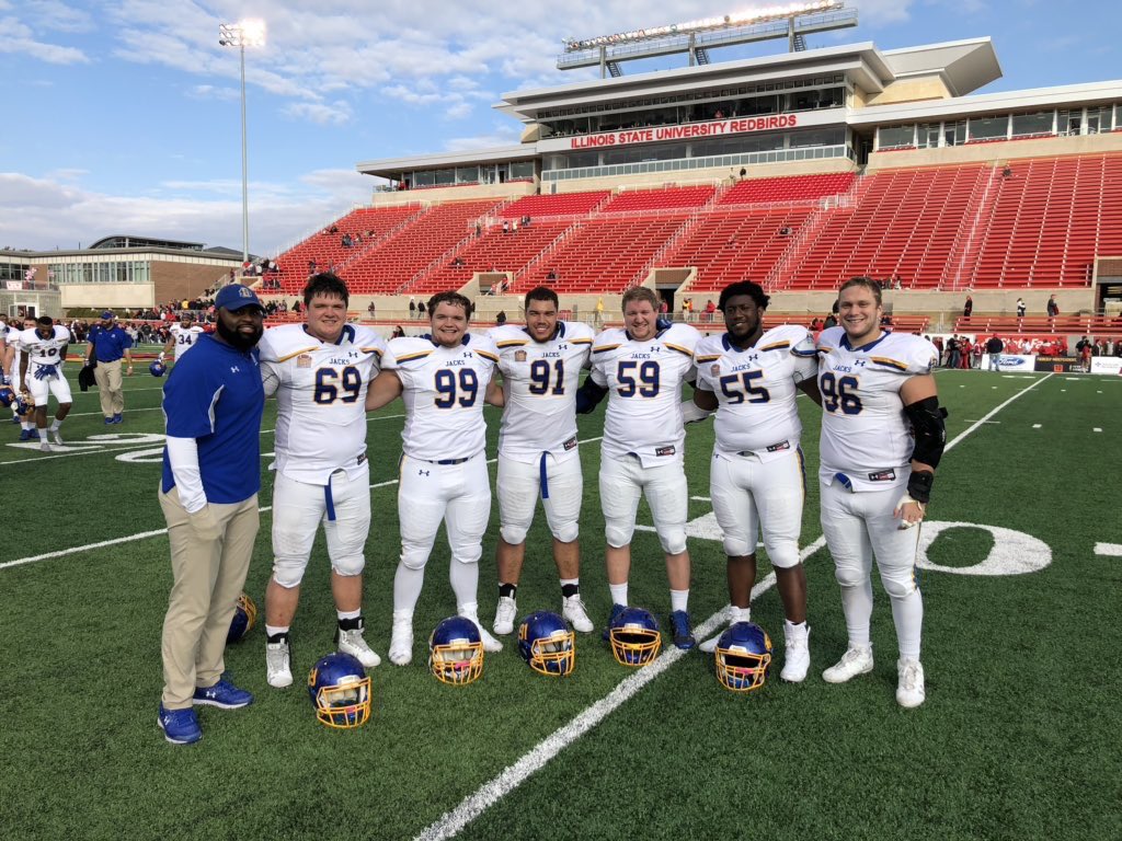 CoachSmith_9's tweet photo. Great team win. Proud of the way these guys set the tone up front in the trenches. Got gritty with it and played for one another. No better feeling and no other way to play. #Chaingang #Brotherhood https://t.co/ylBE9omTvf