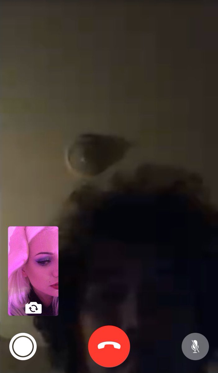 slayyyter's tweet photo. my drug dealer facetiming me from an iphone 4 rn https://t.co/qqHezzKsJB