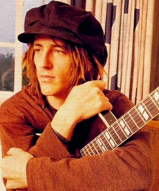 koinunoyouna's tweet image. 🎸イジーに会いたい 見たい 彼の声 ギターを生で聴きたい方へ🎸
Izzy Stradlin Fans group によるソロコンサート請願サイトで今すぐ署名しましょう!!
あと少しで願いが叶うかもしれません🎸🎤🎶🍀❤️
　⬇️　
English：@Izzyconcert2018 さん (発起人)
日本語：@foujital さん
#Izzystradlin #wheresizzy