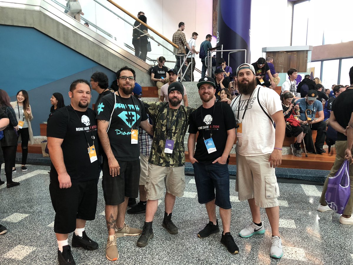 gamers_crypto18's tweet image. Met the coolest cat @twitchcon today also! @LazycatTV!! 

#RenegadeNation #lazyarmy

 Today has been a good day!