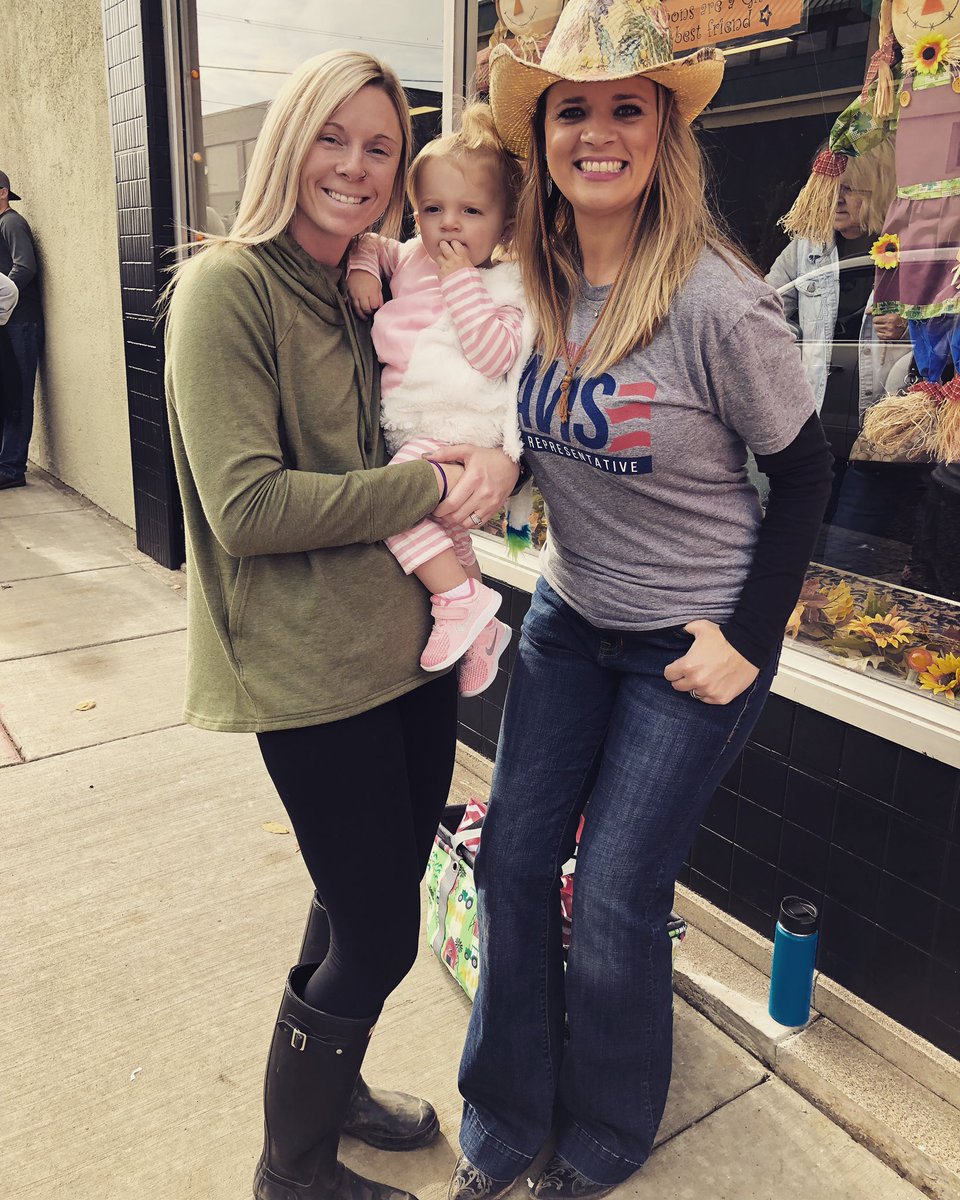 BoshartDavisAg's tweet photo. Busy day today! 😅😅 My girls handed out 1600 pieces of candy to downtown #AlbanyOR trick-or-treaters  and said “vote for my mom!” 🍭😍Canvassed all afternoon meeting phenomenal men and women from #HD15! Ballots due Nov 6! #vote #GOTV #orleg #orpol #SBD4HD15 https://t.co/UBiyX6bx5E