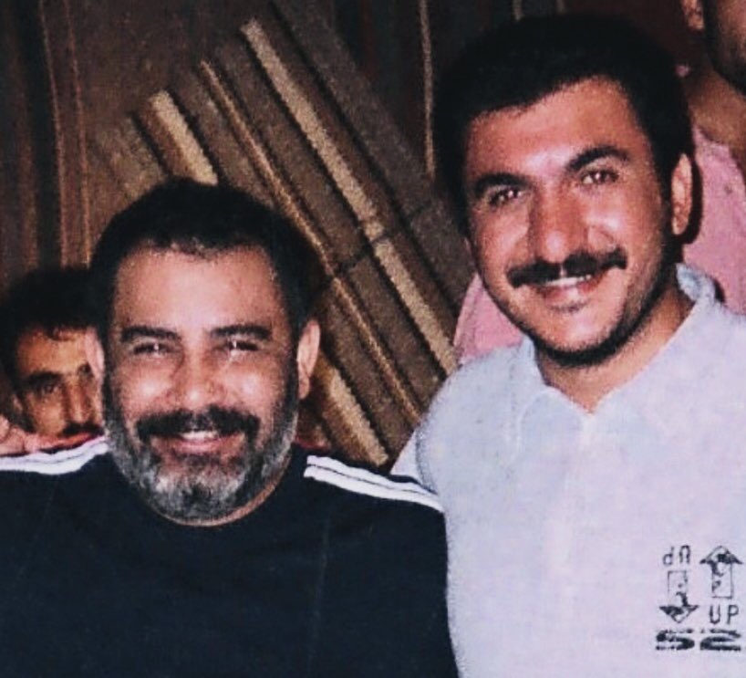 ferhatttunc's tweet photo. Adına "sürgün" dedikleri dilini, havasını bilmediğin o diyarda hapis kalmayı kabullenemedin ve çekip gittin. Gözün arkada kalmasın dostum, zalime yandaş değil, halkların yoldaşı olarak yolumuza devam ediyoruz. Bu zor zamanlarda seni daha çok özlüyoruz. İyi ki doğdun
#AhmetKaya https://t.co/enM13ZBNgr