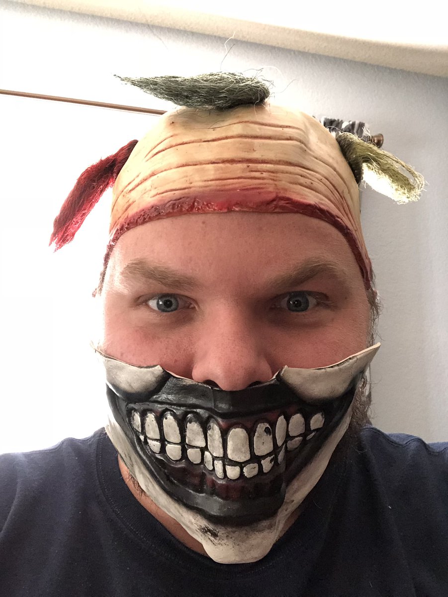 amothertrucker's tweet photo. @MikeyPiff this is my costume this year.. #twistytheclown #AmericanHorrorStory all I need is the makeup https://t.co/oACePOhMGv