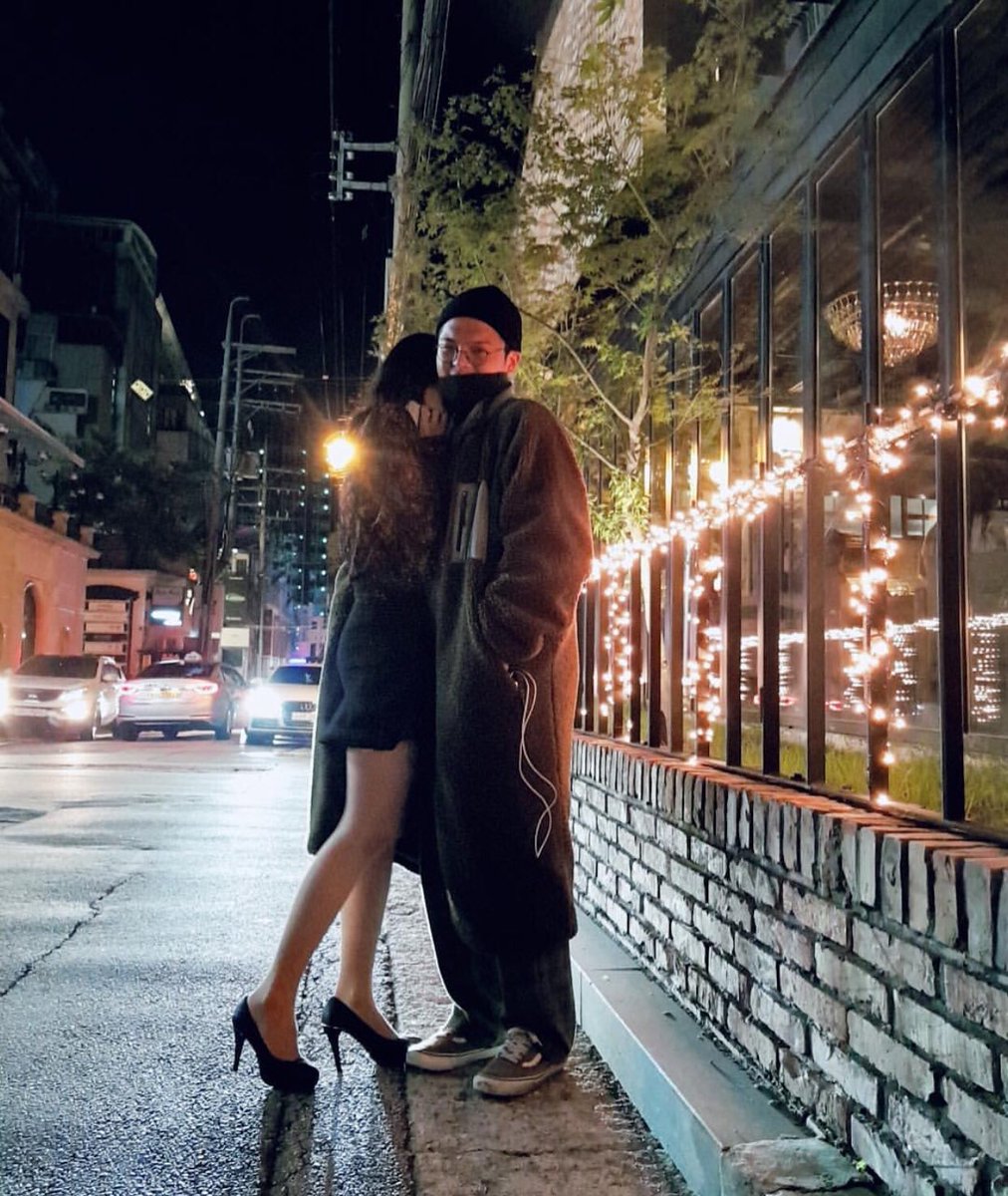 我有毒on Twitter Jonghyun S Friend Have Gf And Jh Still No Updated Photos Thatmanohsoo Is A Cupid And So Is Jh All Your Friends Will Find Their Girls Soon I