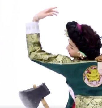 Ayie 🌌 on X: “QUEEN MOTHER HYUNJIN WAS SO GRACEFUL IM CRYING