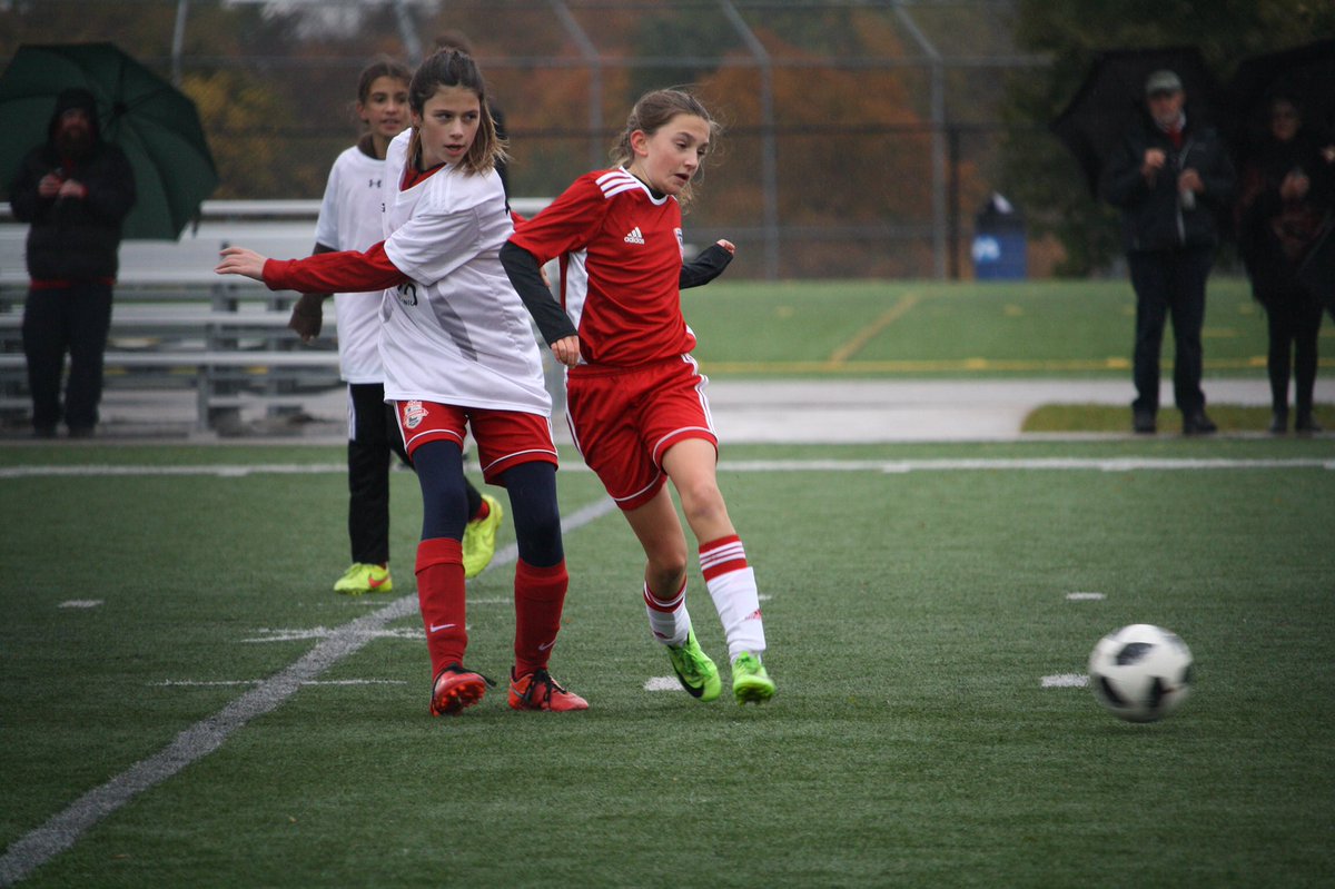 jjsam78's tweet photo. The @London_FA  U11 Girls wrapped up the 2018 season with a close game against London TFC U11 Girls today.   #Soccer #Development #FallSoccer #Outdoors @OntarioIsSoccer @SAACSoccer https://t.co/fmMxZsthOa