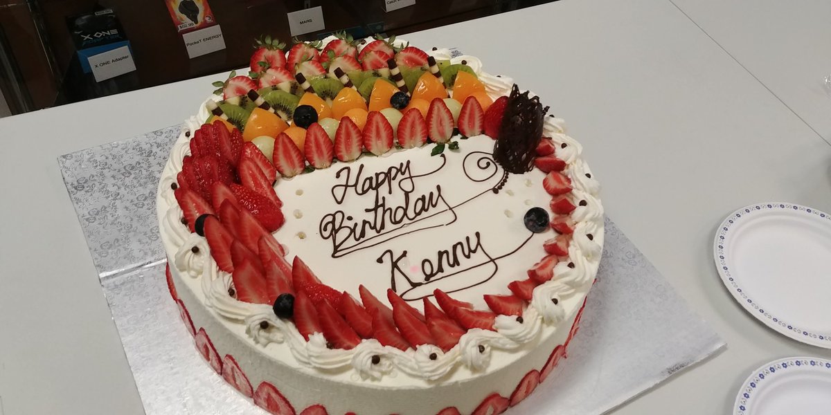 Air エア Kofxv Waiting Room I Am So Happy Today So Many People Gave Me A Surprise Cake On My Birthday Even Tho It Is Tmr And They Also Air エア Kofxv Waiting Room I Am So Happy Today So Many People Gave Me A Surprise Cake On My Birthday Even Tho It Is Tmr And They Also