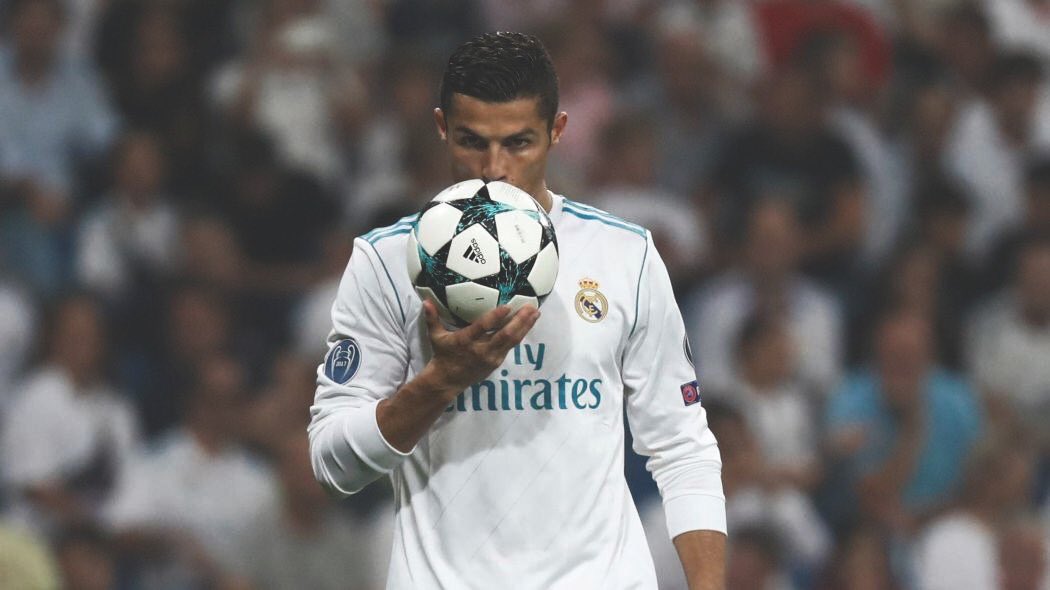 cristiano ronaldo with ball