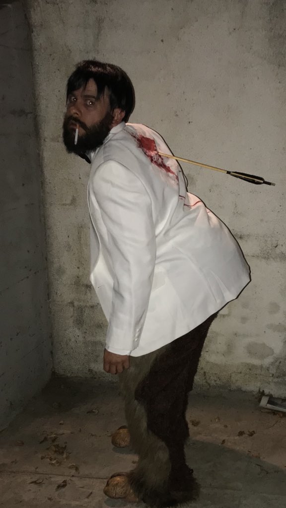 Hundar's tweet photo. wanted to pay tribute to my favorite song/video combo of 2018 

congrats on the new album drop @sushitrash https://t.co/5J6v4fHsg5