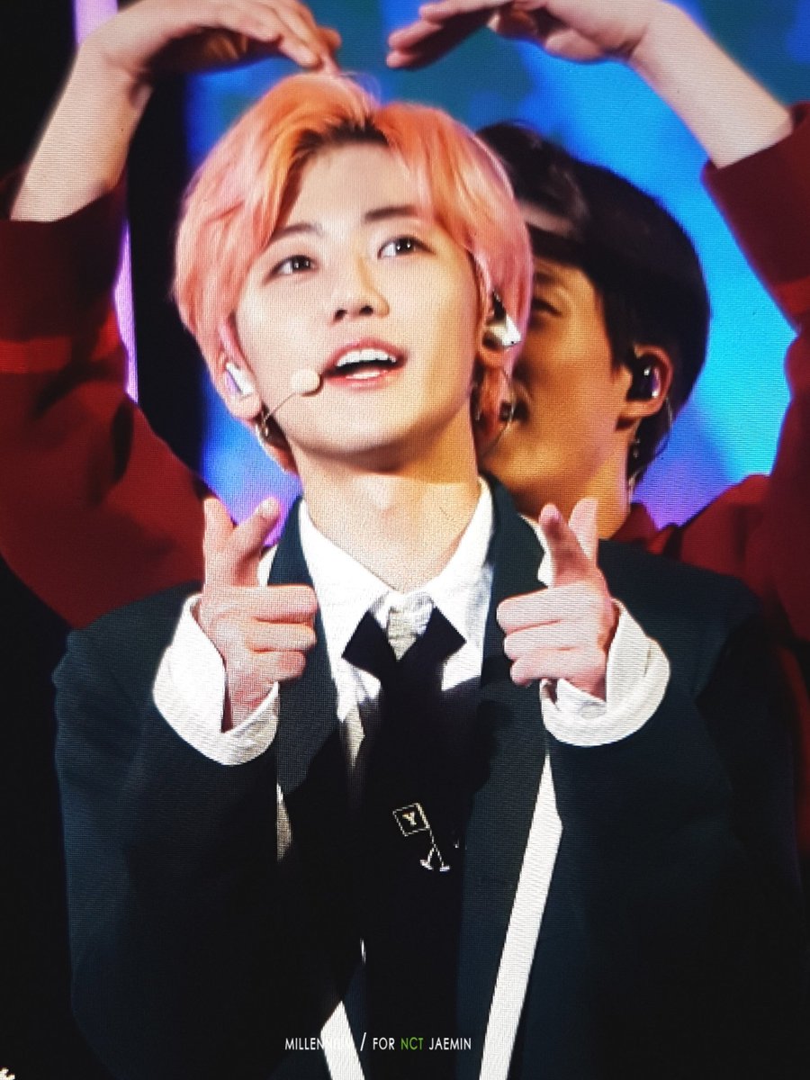 Millennium0813's tweet photo. 181028 BOF 폐막식 

#재민 #Jaemin #나재민 #NCT #엔시티 #NCTDREAM_GO_UP https://t.co/OAYUyjJ6t7