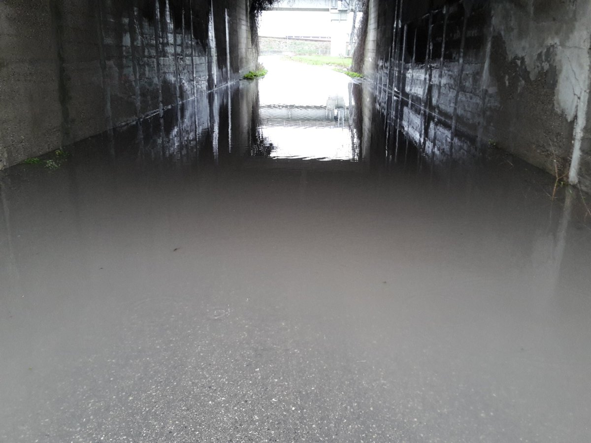 PM_Parma's tweet photo. #AccadeOra #PMParma chiusura temporanea di circa 20 minuti del tratto di Tangenziale compresa tra la rotatoria Vender e lo svincolo direzione PC e RE #viabiliPR #NoiCiSiamo https://t.co/EoBv7W6a3p