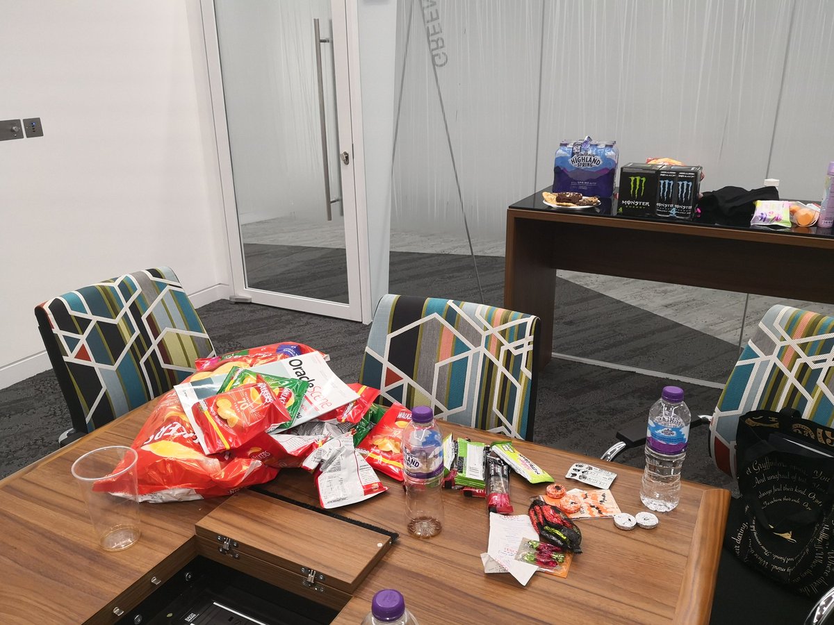 ZHANGhj3's tweet photo. Food, food, food
#landon
#GovHack
#OracleBlockchainHackathon
#UKGovHack2018 https://t.co/ZawErAIRhK