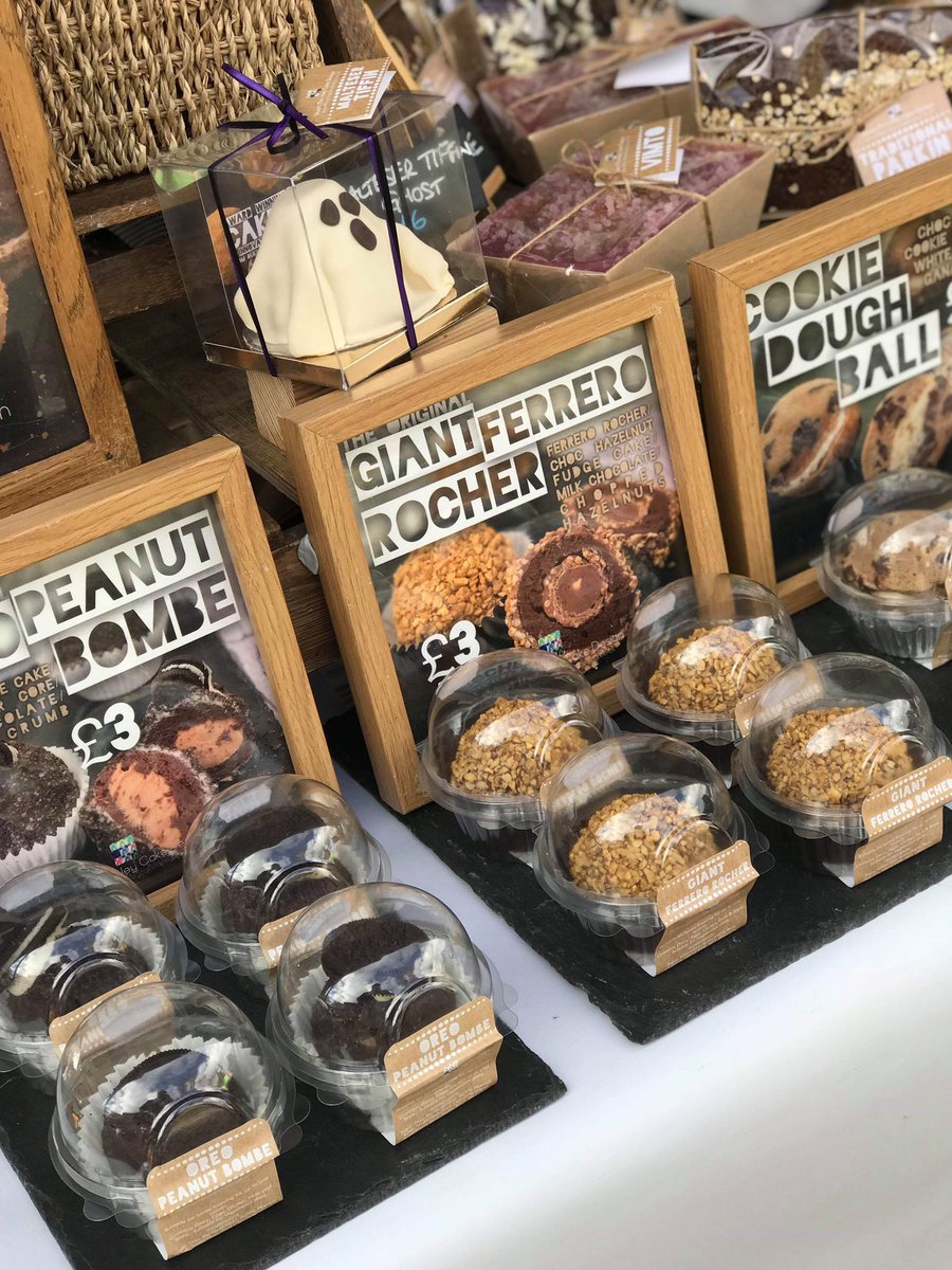 STCakeDesign's tweet photo. Hello West Didsbury! You’ve had your extra hour this morning, so it’s time to get out of the house and come and find us @_makersmarket.

Cakey treats galore on the stall until 4pm today. https://t.co/T96k0821Pm