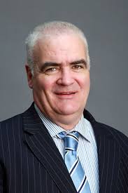 Junomaco's tweet photo. Tune into Sunday Edition at 12. We debate results of #Aras2018 the confidence and supply talks &amp; a crackdown on Airbnb. On @dublincityfm 103.2fm live, we are joined by @CowenBarry @noelwhelan @KHumphreysDBS @amomcnally #SunEd https://t.co/YRaG04un5R