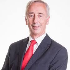 Junomaco's tweet photo. Tune into Sunday Edition at 12. We debate results of #Aras2018 the confidence and supply talks &amp; a crackdown on Airbnb. On @dublincityfm 103.2fm live, we are joined by @CowenBarry @noelwhelan @KHumphreysDBS @amomcnally #SunEd https://t.co/YRaG04un5R