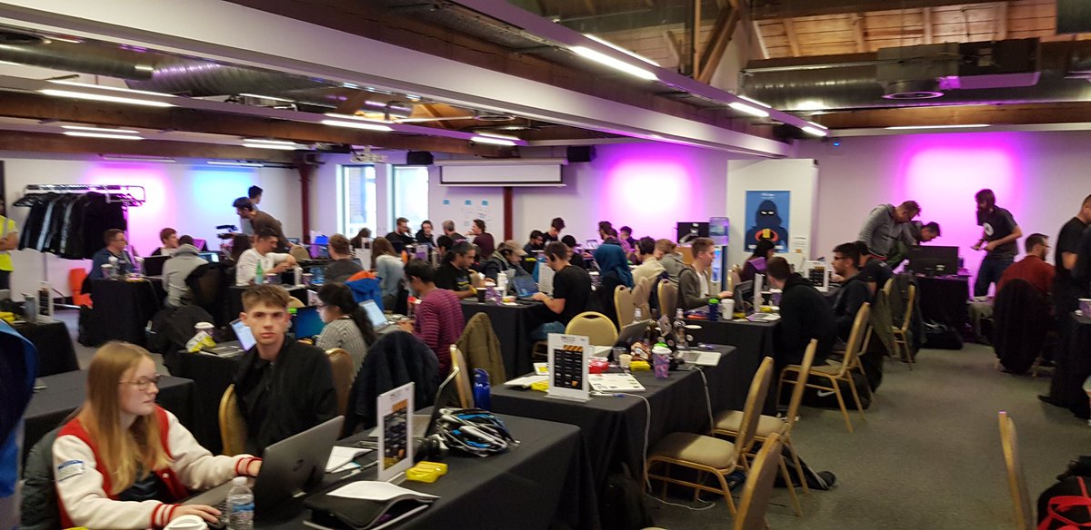 MichalDudekPhD's tweet photo. So much potential in this room! Saw some amazing apps being developed at #hackmcr #msf18 Coders working on hacking our biological clock in the 24h society. #TickTockBodyClock #CircadianClock https://t.co/ifpSvMOAN5