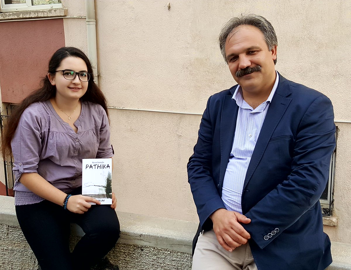 karakumkitap's tweet photo. "Veysel kuvvetli bir skandal algısına sahip" - Hasan Yurtoğlu
#hasanyurtoğlu #söyleşi #pathika #weyselparadoksu #karakumkitap
https://t.co/kCSvalG1pk https://t.co/hgWc2sRPP7