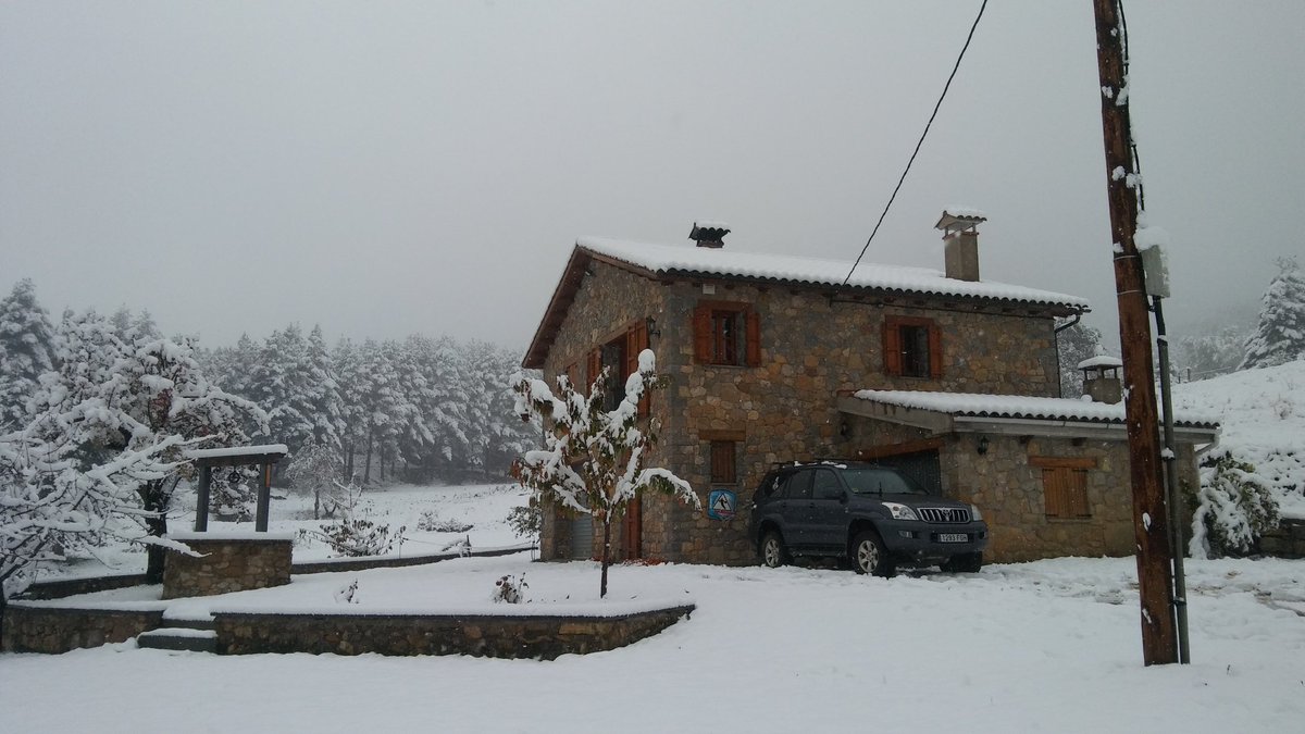 stunts12002's tweet photo. Primera nevada!!! https://t.co/5o5peKtIXp