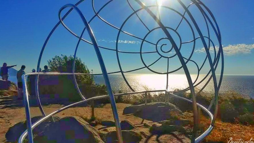 Petiscosgalegos's tweet photo. @SESEIXA @GaliciaMaxica @ALCALDEJOS @loroma61 @puestadesolvigo @loves_galicia @manuG2R @guillerminasogo @GaliciaLluviosa @TurismoGalicia1 @Marcovolador1 No si por miradores que no sea!!😂😂😂 #OFacho #CaboHome https://t.co/R6aREczwuS
