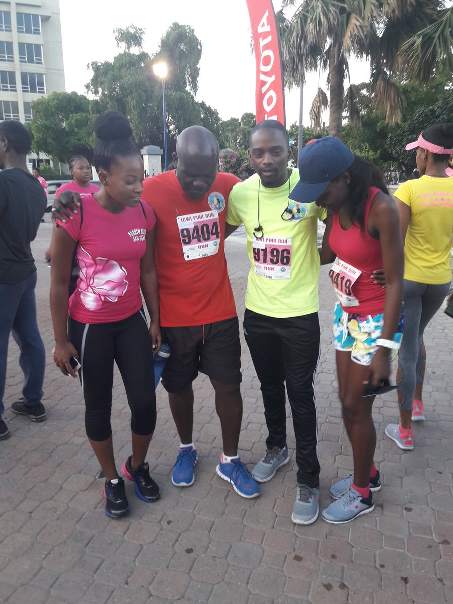 ECCJA's tweet photo. Team ECC is ready! #ICWIPinkRun #12StandardsMatter @HMEReid @tkmsingh @karlenedesland1 https://t.co/AqBwt0a179