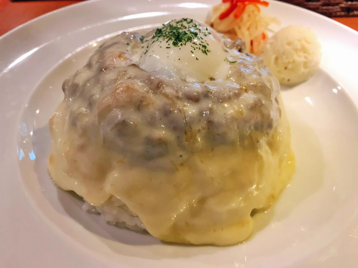 ヤバいチーズのとろける感ｗｗｗキーマンカレーとチーズのコラボｗｗｗ