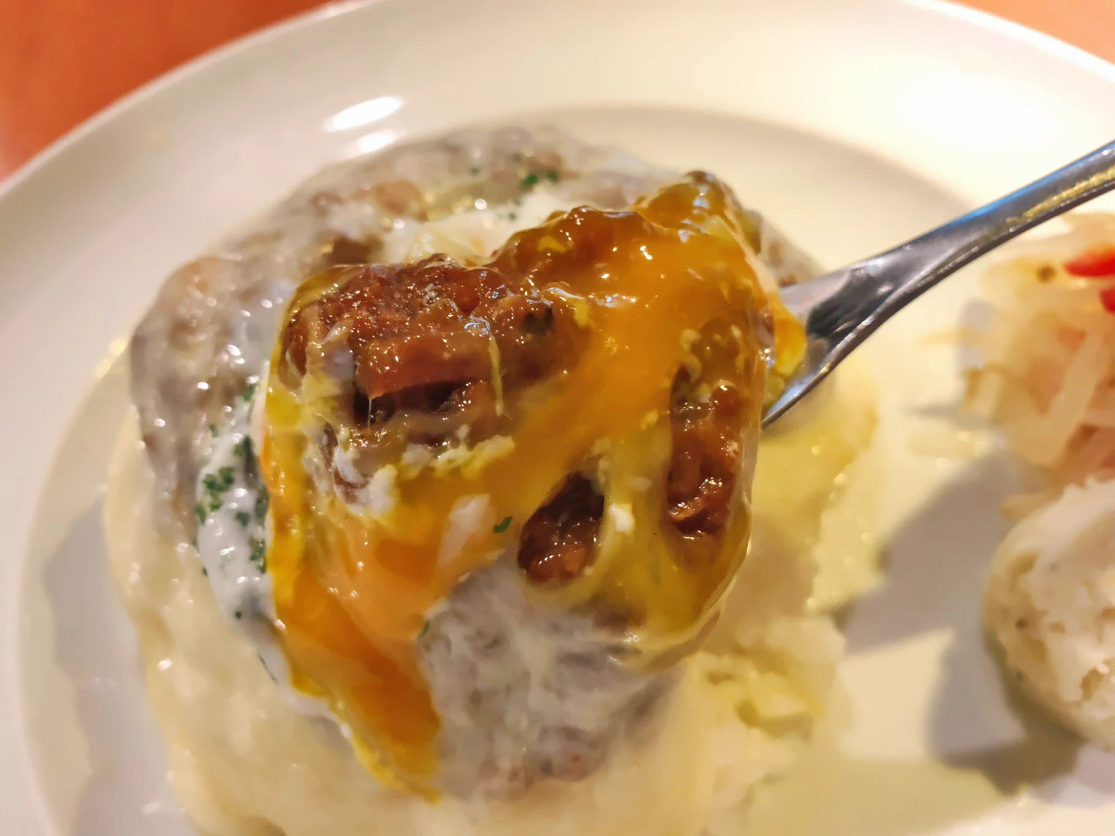 ヤバいチーズのとろける感ｗｗｗキーマンカレーとチーズのコラボｗｗｗ
