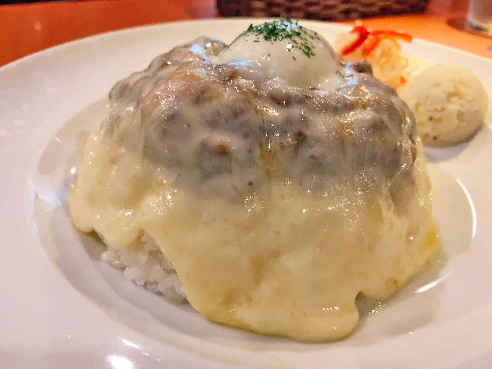 ヤバいチーズのとろける感ｗｗｗキーマンカレーとチーズのコラボｗｗｗ