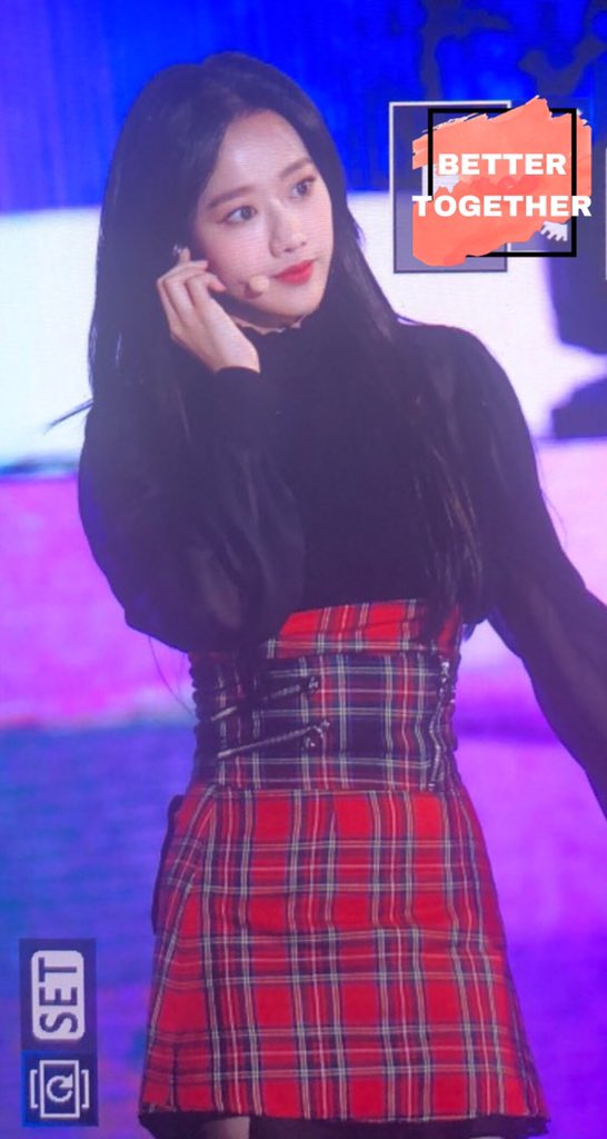 _Better_2gether's tweet photo. 181028 BOF 폐막식 Preview
#에이프릴 #APRIL #나은 #Naeun #ナウン
@4wallE @APRIL_DSPmedia 

예쁘고 멋있는거 나은이 다해😘😘 https://t.co/qxIaT0tkwS
