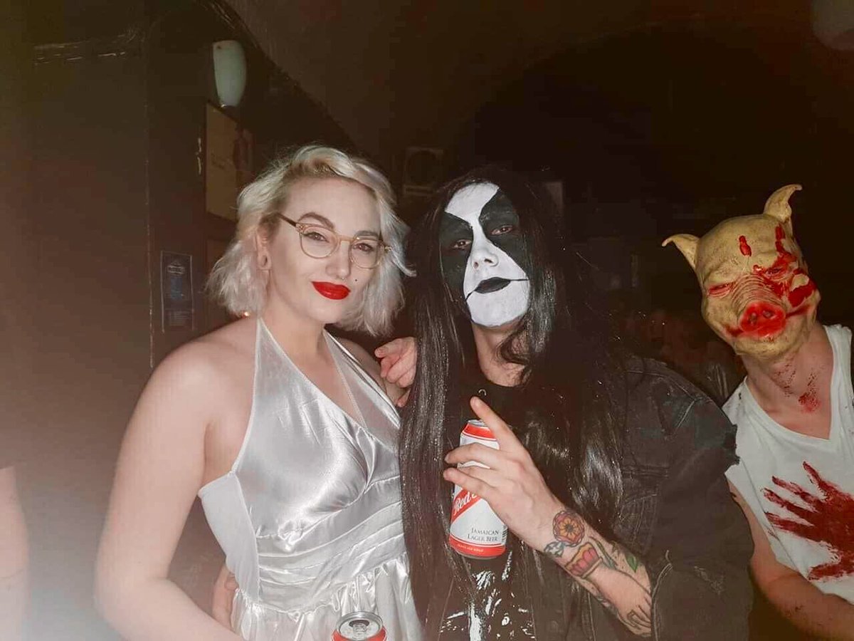 SlimeEvents's tweet photo. The winners of our costume prize Andrew McKay and Carla Kilbride very well deserved! Shout to Kieran M. Marshall for a most excellent photo bomb! Your 'Seedy Hamper' sponsored by Seedy Sanchez will be on its way very soon x https://t.co/zWKCGBYQdm
