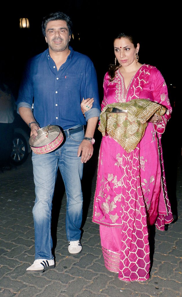 Rajash88's tweet photo. Favorites Celebrating #KarwaChauth
💖💙💖💙💖💙💖
@neelamkothari & @samirsoni123 #LoveGoals ❤❤ #SaNee. https://t.co/72kslJgEdQ