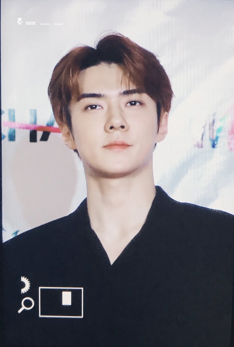 tuxedOh412's tweet photo. 181028 Show Champion in Manila Red Carpet
#SEHUN #세훈 https://t.co/iHkWD2jOBk