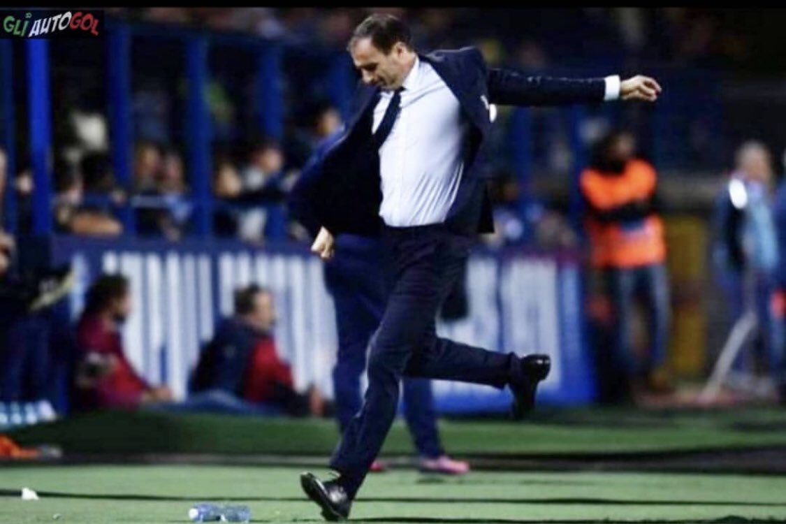 GliAutogol's tweet photo. Immagini esclusive di #Cr7 che si appresta a sferrare il potentissimo tiro che varrà il 2-1 all’ #Empoli
#EmpoliJuve #Allegri https://t.co/lHavvF7VEn