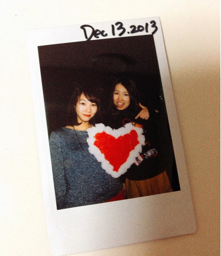 snow013's tweet photo. 今更だけど。 みんなに出会って人生変わったRed era❤️意外とチェキ撮ってた♡  #6YearsOfRed https://t.co/nLHuuPjJGG
