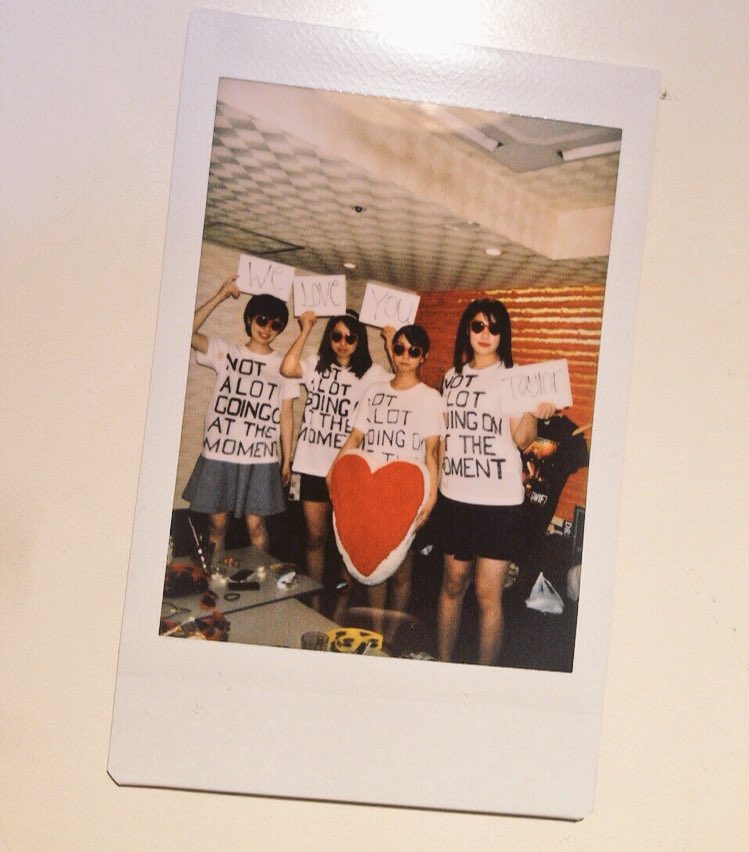 snow013's tweet photo. 今更だけど。 みんなに出会って人生変わったRed era❤️意外とチェキ撮ってた♡  #6YearsOfRed https://t.co/nLHuuPjJGG