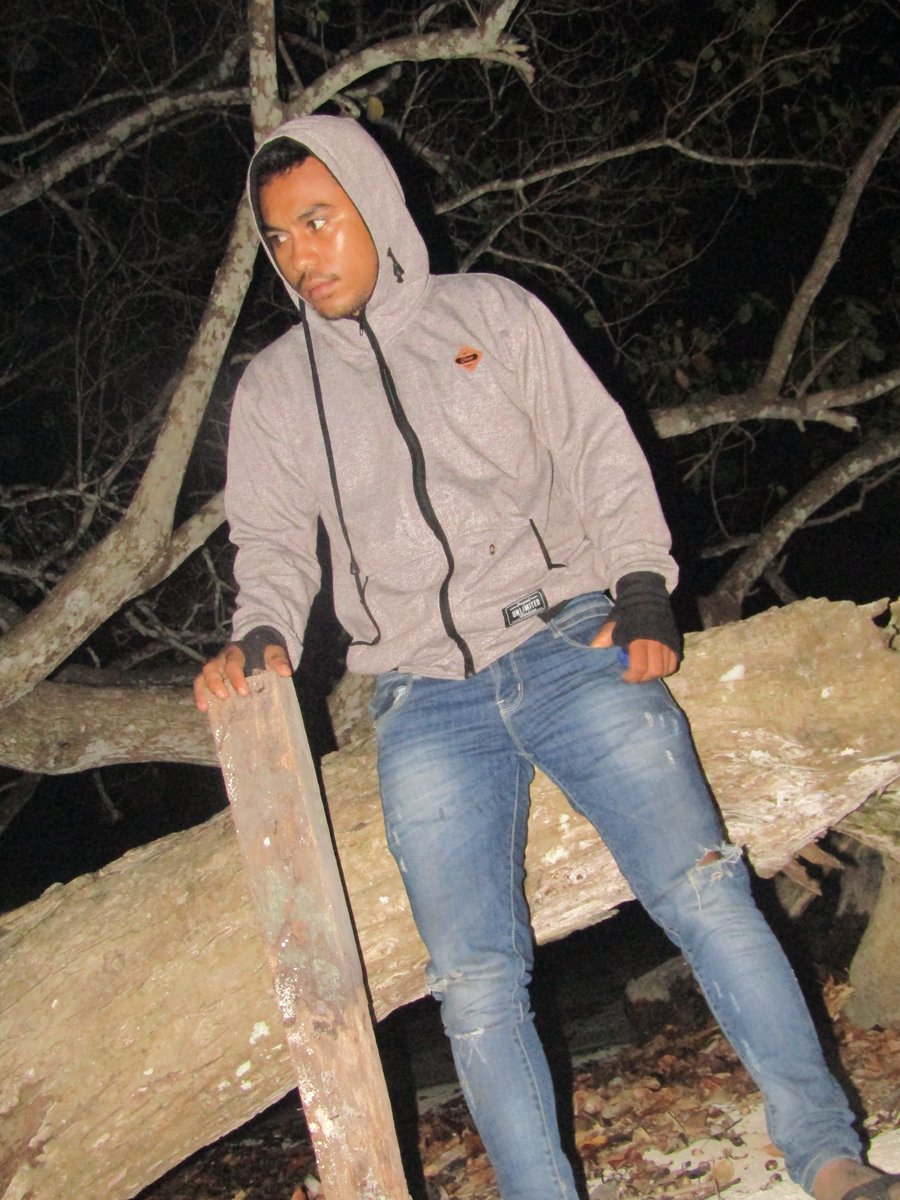 cheisme2 tweet picture